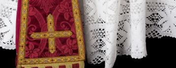 工業(yè)轉(zhuǎn)輪除濕機(jī)控制烘干房設(shè)備，讓神父教士制服快速干燥又節(jié)能